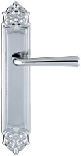 Дверная ручка Extreza "SANDRO" (Сандро) 332 на планке PL02 полированный хром F04